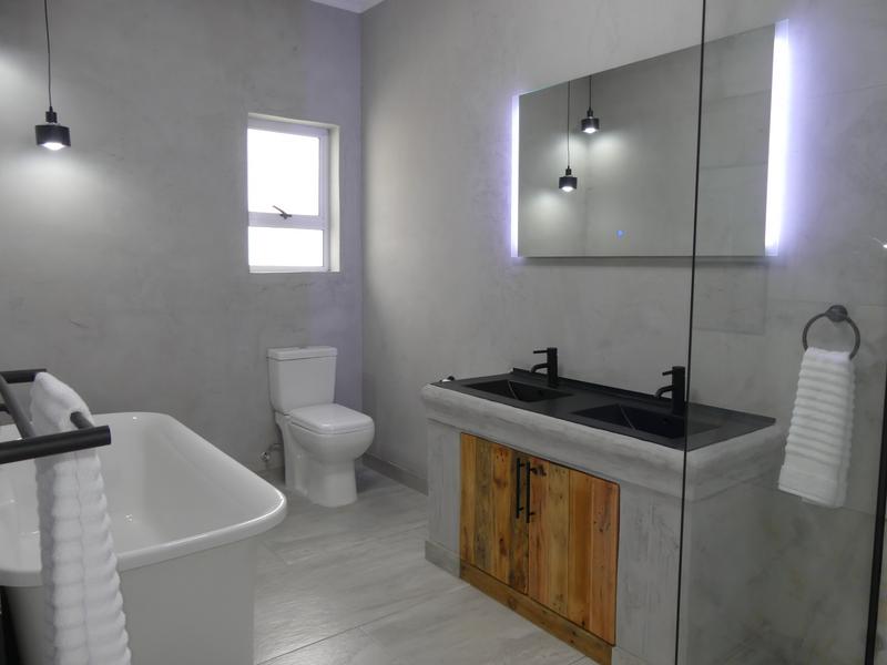 3 Bedroom Property for Sale in Sandy Point Western Cape